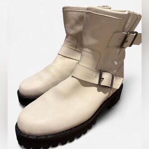 Jon Josef White Leather Moto Boots Fur lined size 39
Retail $425